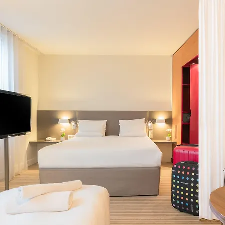 فندق أجنحة نوفوتيل Centre 4*