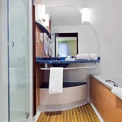 فندق أجنحة نوفوتيل Centre 4*