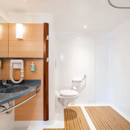 Novotel Centre Hotel 4*